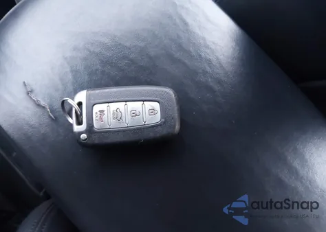 2012 Hyundai Genesis 3.8 z USA, uszkodzony, nr VIN KMHGC4DD9CU161353